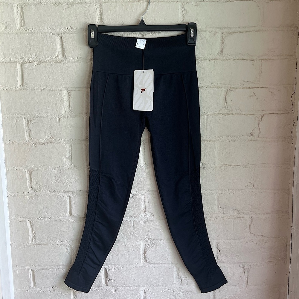 Fabletics sync high-waisted perforated 7/8 NWT size XS workout running